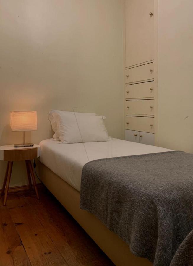 Apartamento Cozy Two Bedroom In Santa Marinha