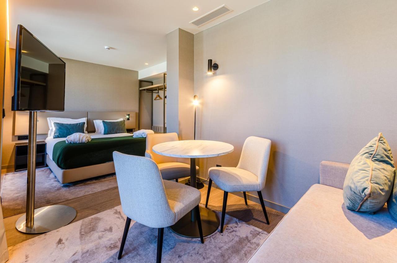 Omid Saldanha Hotel
