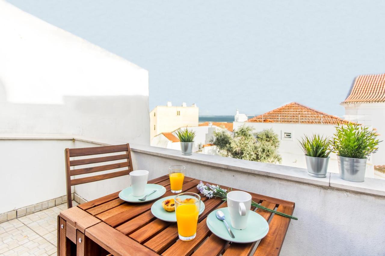 Alfama Lovely Duplex Apartamento *