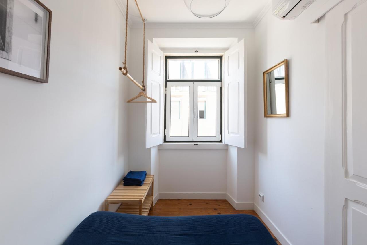 Apartment White & Blue Vintage In Graca