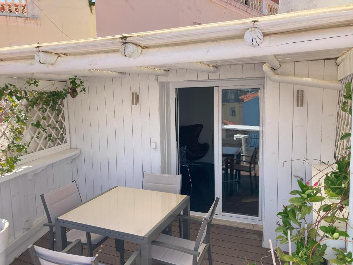 Fabulous T2 With Balcony In Rossio