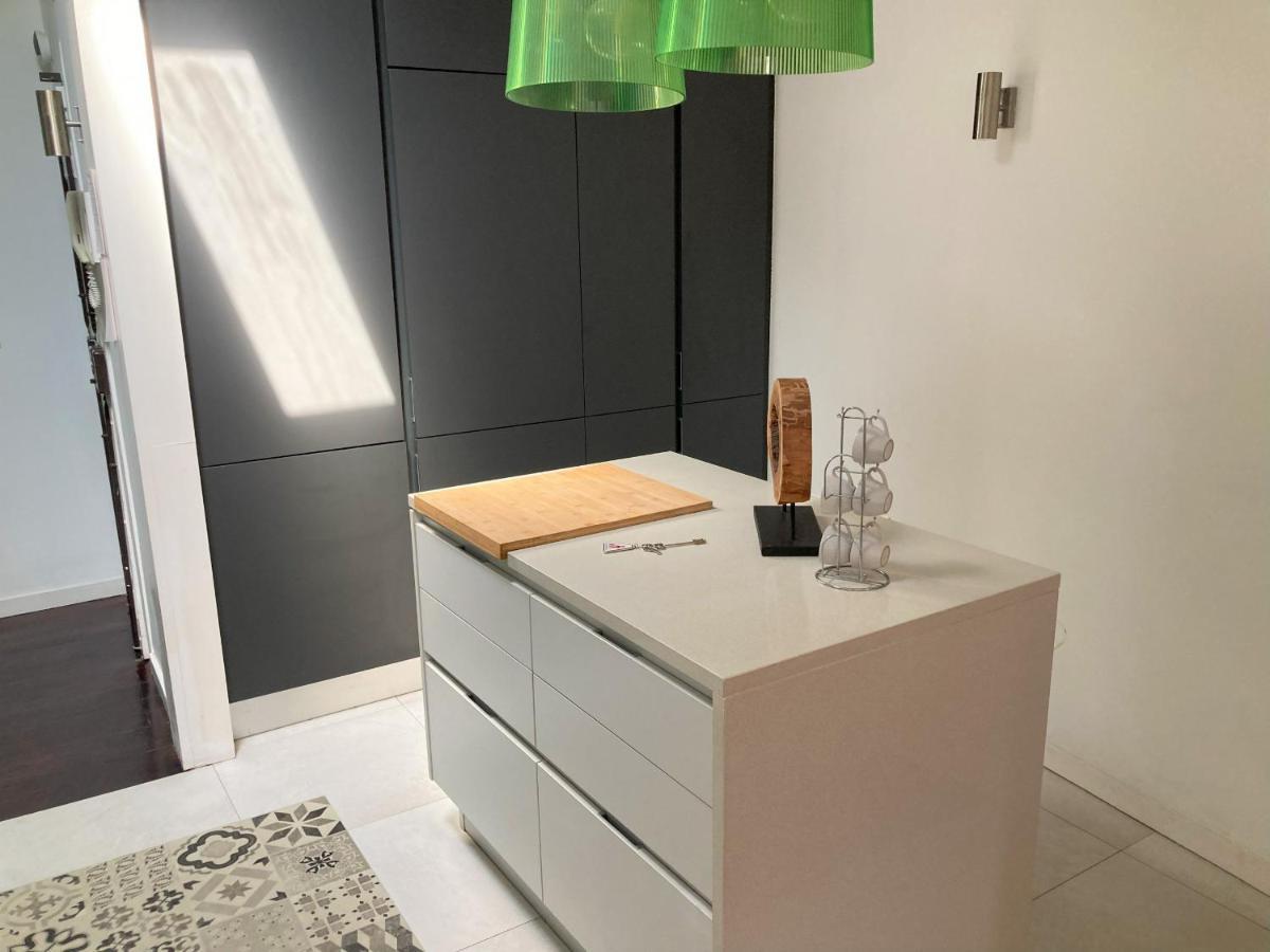 Fabulous T2 With Balcony In Rossio *