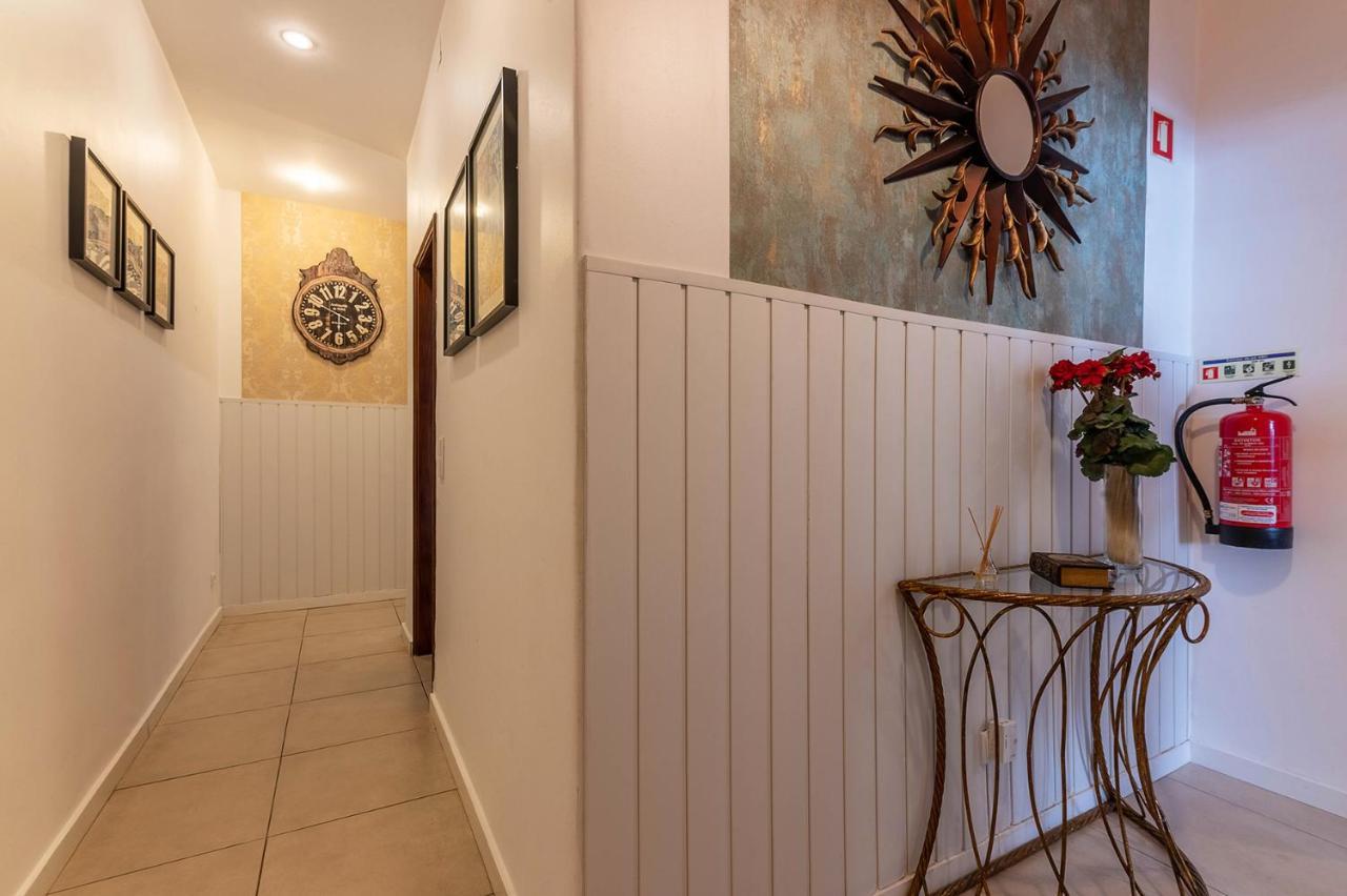 Alm- Spacious. Sunny. Patio. Quiet Area. Fast Wifi Lisboa
