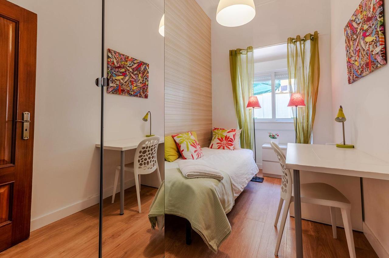 Apartamento Alm- Spacious. Sunny. Patio. Quiet Area. Fast Wifi Lisboa