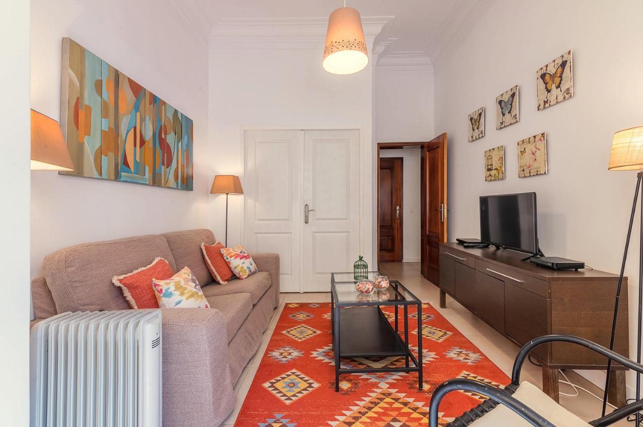 Alm- Spacious. Sunny. Patio. Quiet Area. Fast Wifi Apartamento
