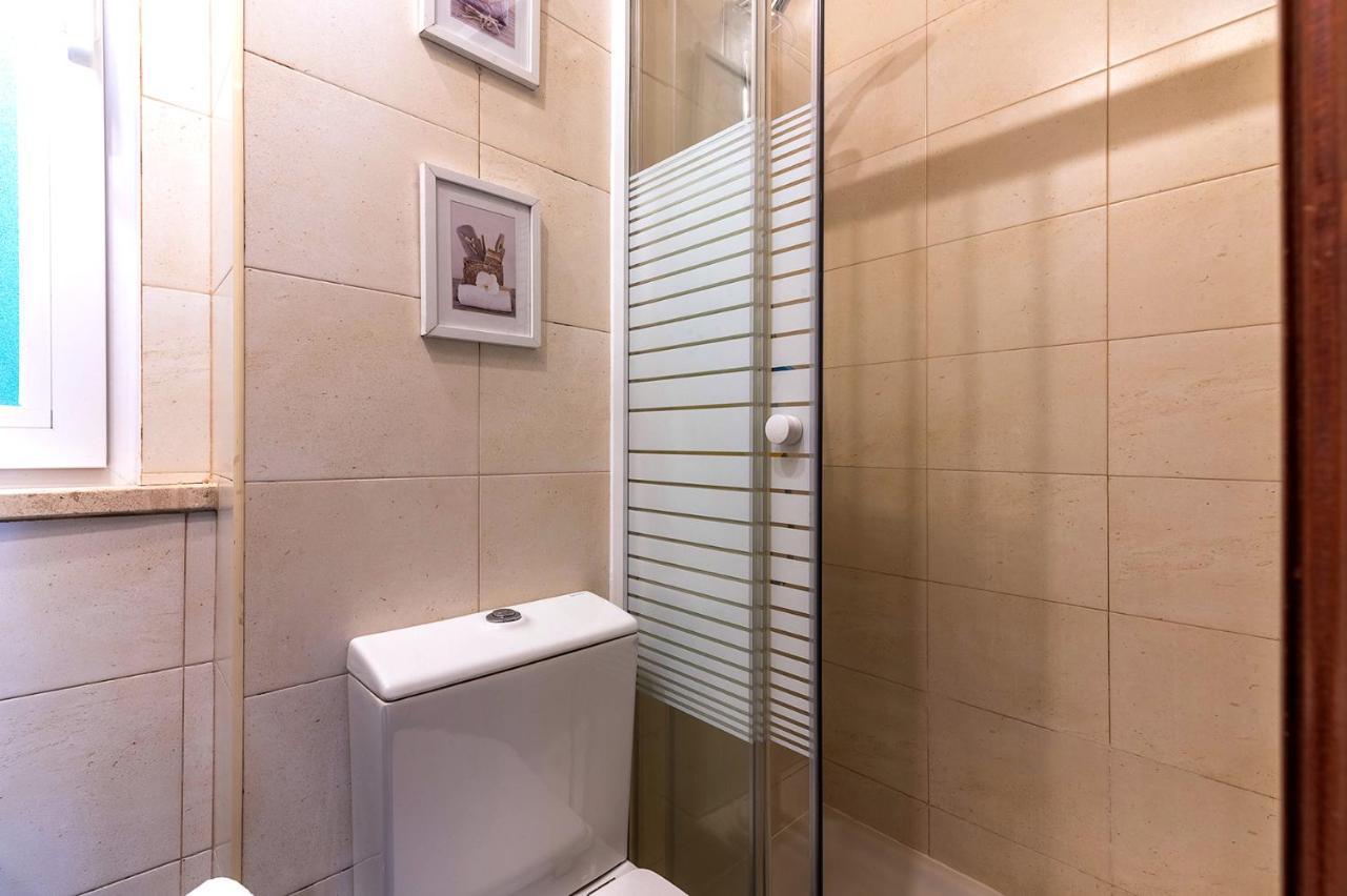 Alm- Spacious. Sunny. Patio. Quiet Area. Fast Wifi Apartamento