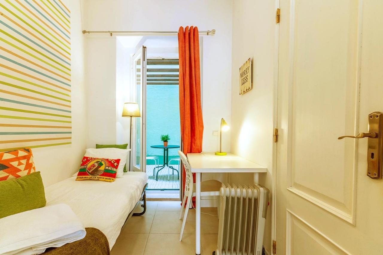 Alm- Spacious. Sunny. Patio. Quiet Area. Fast Wifi Lisboa