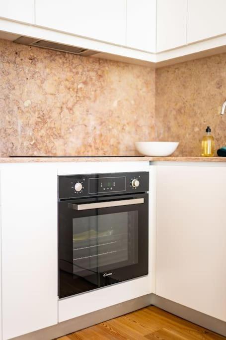 Amaro Iii - Stunning Penthouse In Alcantara Apartamento Lisboa