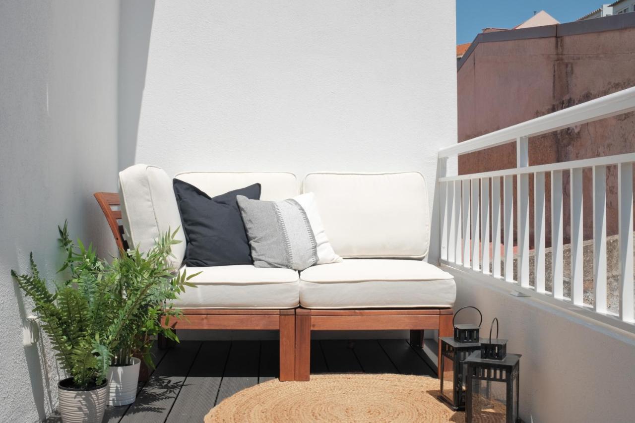 Downtown Terrace - 2 Bedroom In Graca With Private & Sunny Terrace! Apartment *