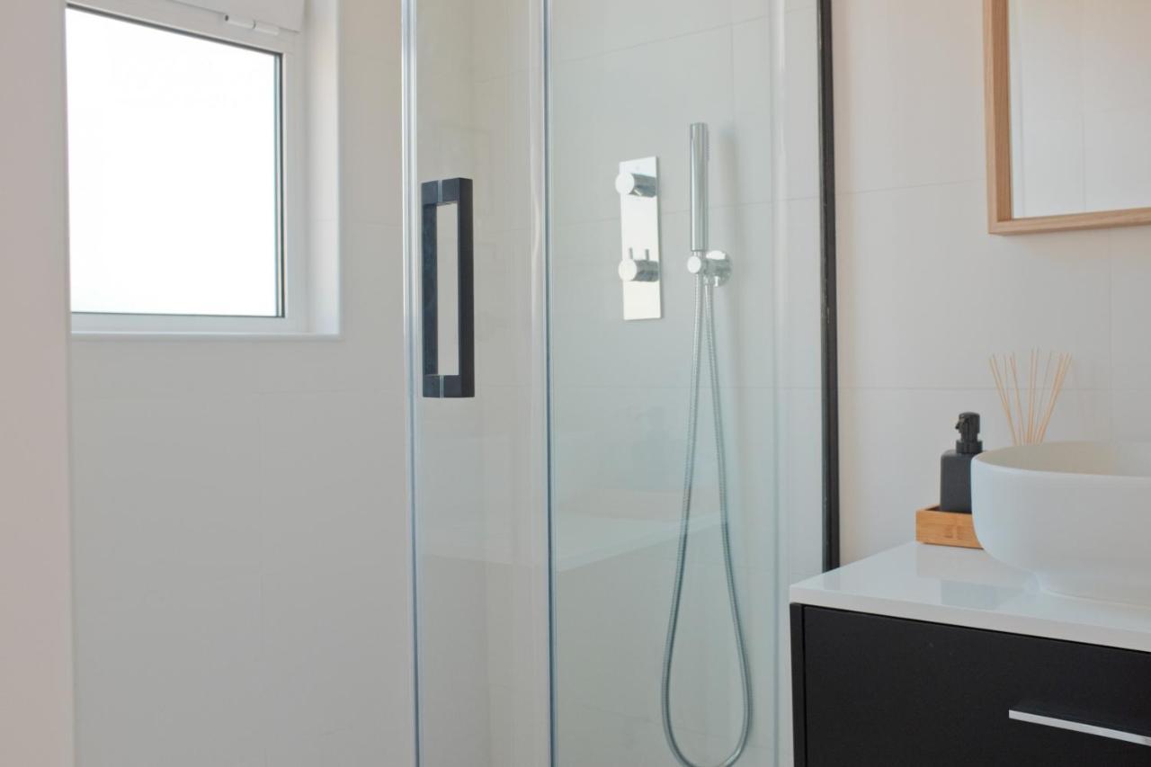 Apartment Downtown Terrace - 2 Bedroom In Graca With Private & Sunny Terrace!