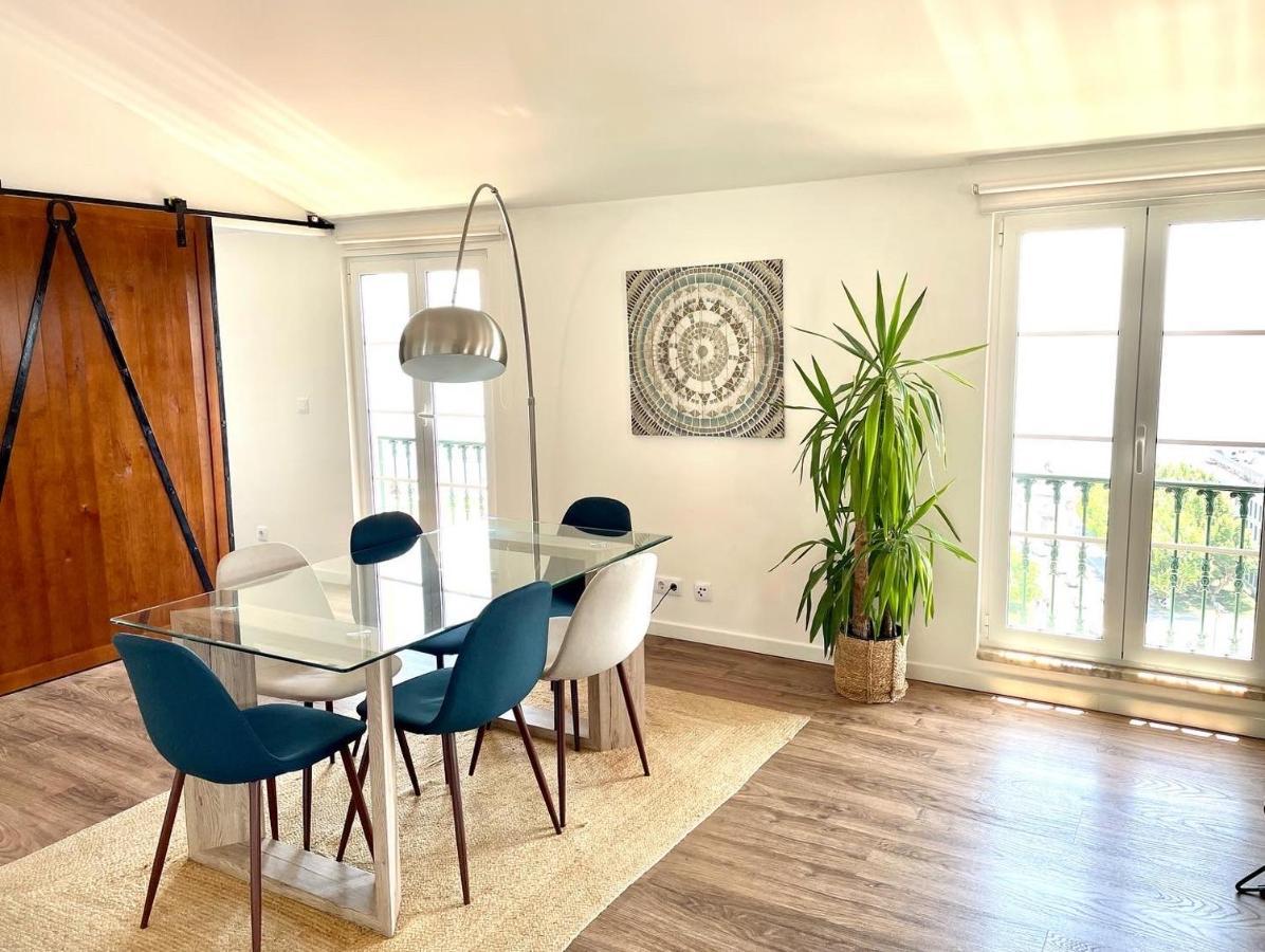 Chiado River View Deluxe Apartamento *