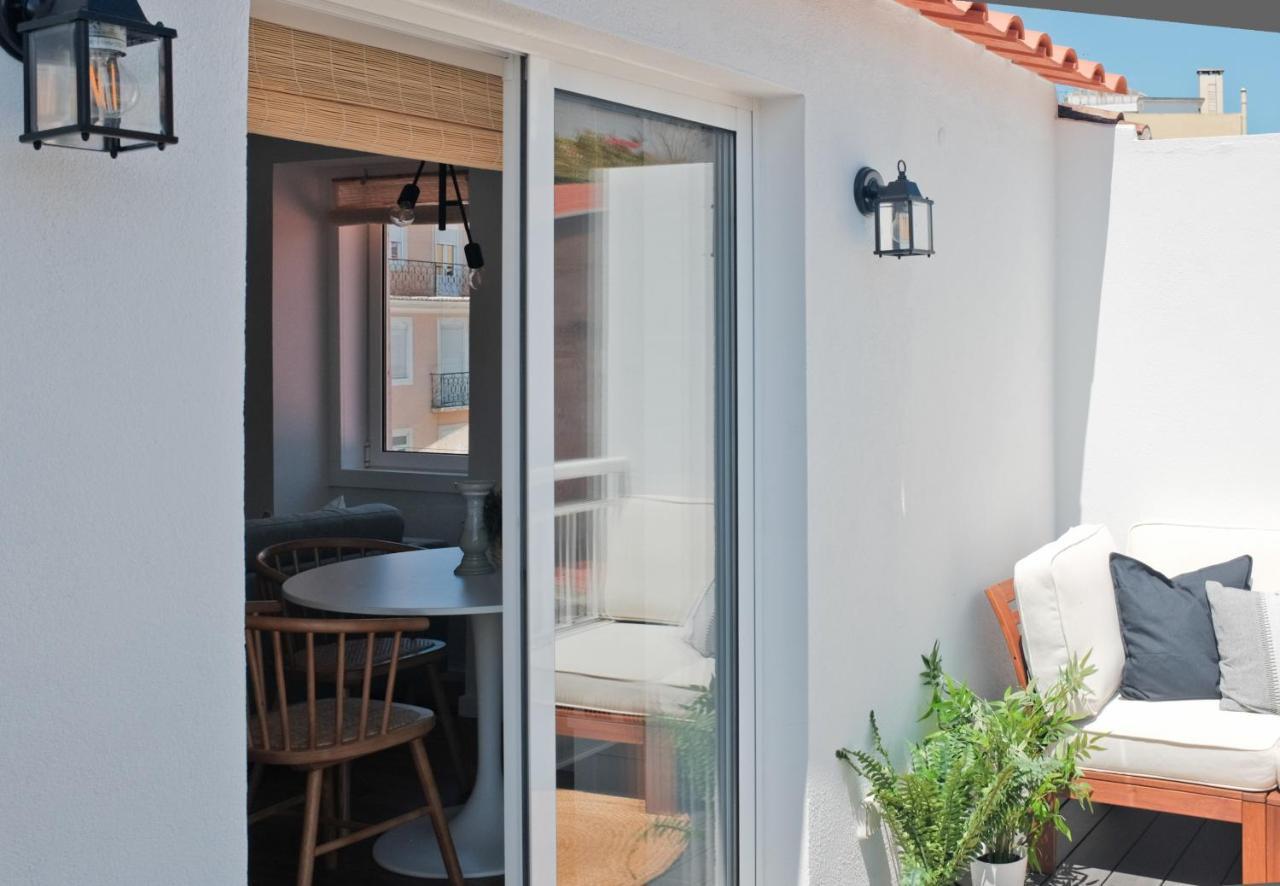 Apartment Downtown Terrace - 2 Bedroom In Graca With Private & Sunny Terrace! *