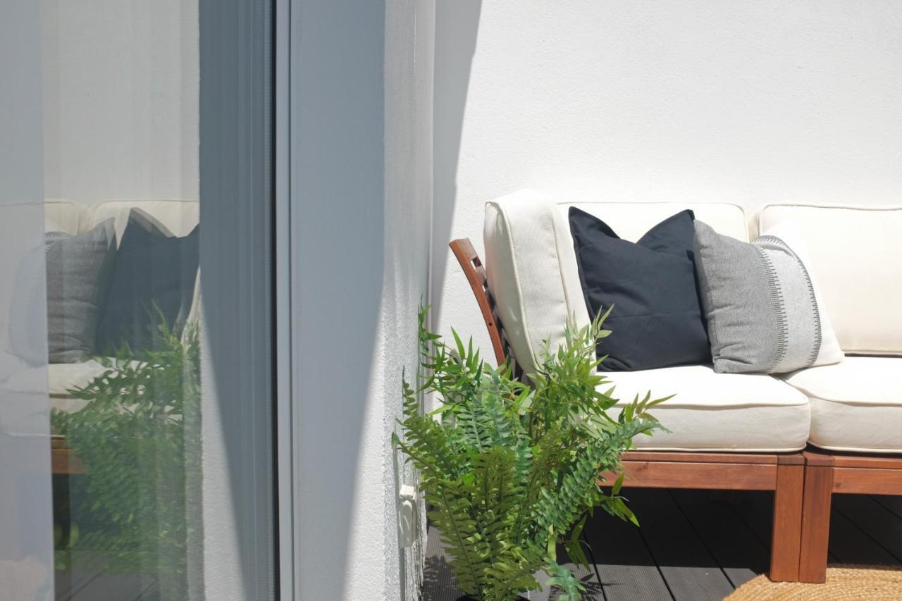 Apartment Downtown Terrace - 2 Bedroom In Graca With Private & Sunny Terrace! *