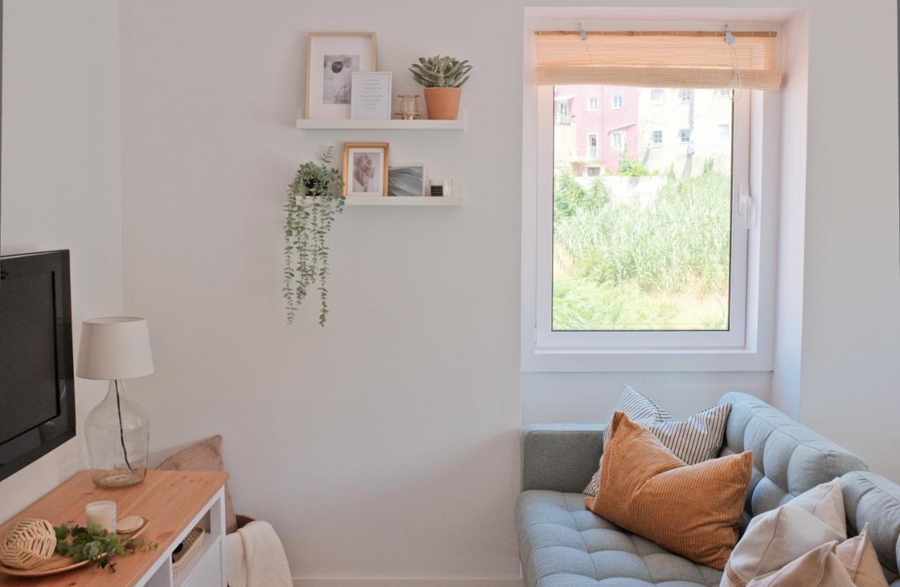 Downtown Terrace - 2 Bedroom In Graca With Private & Sunny Terrace! * Lisbon
