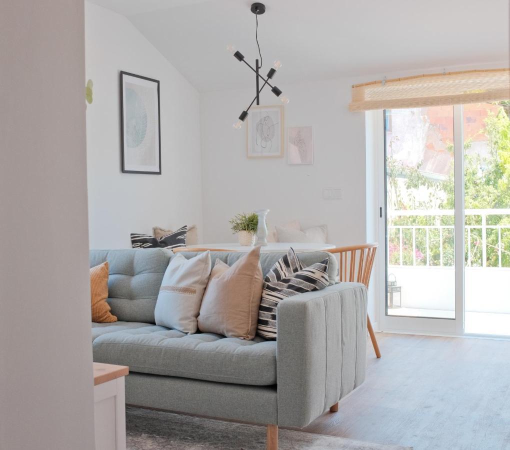 Downtown Terrace - 2 Bedroom In Graca With Private & Sunny Terrace! * Lisbon
