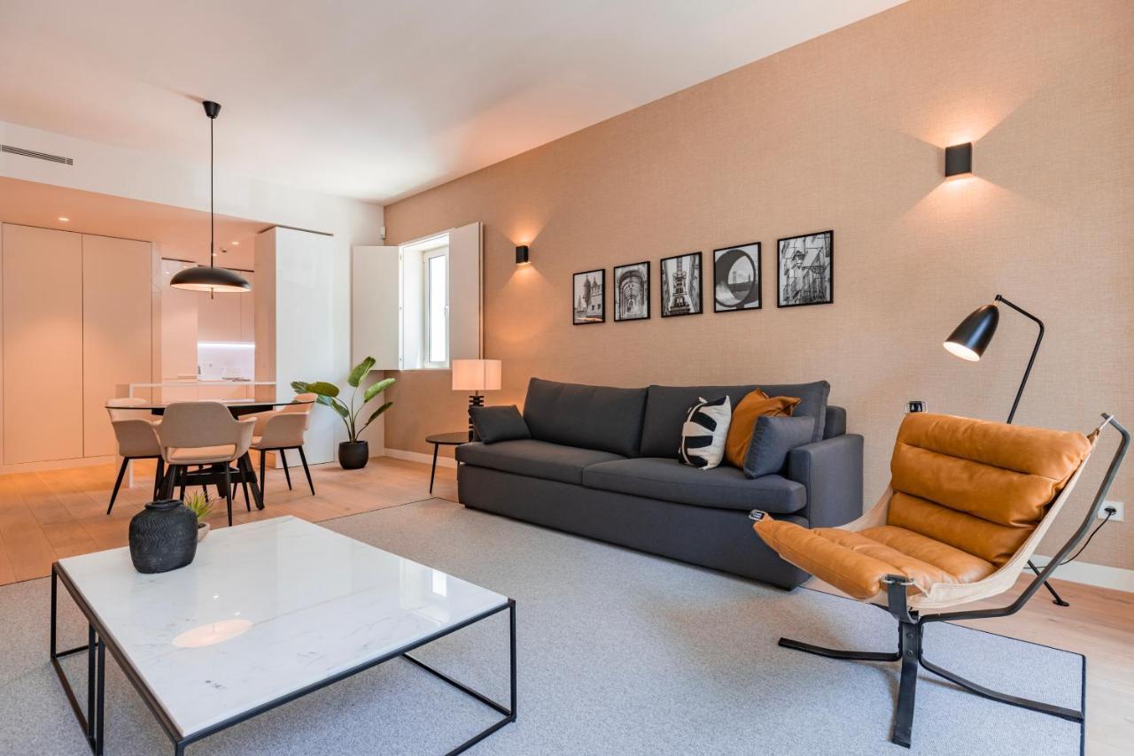 Liberdade Elegance W/rooftop Pool By Lovelystay Apartamento