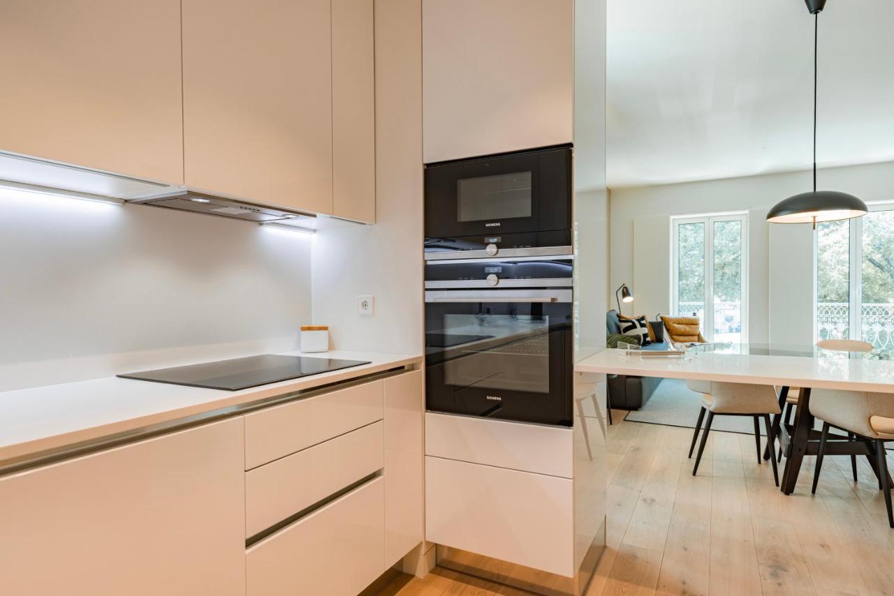 Liberdade Elegance W/rooftop Pool By Lovelystay Apartamento