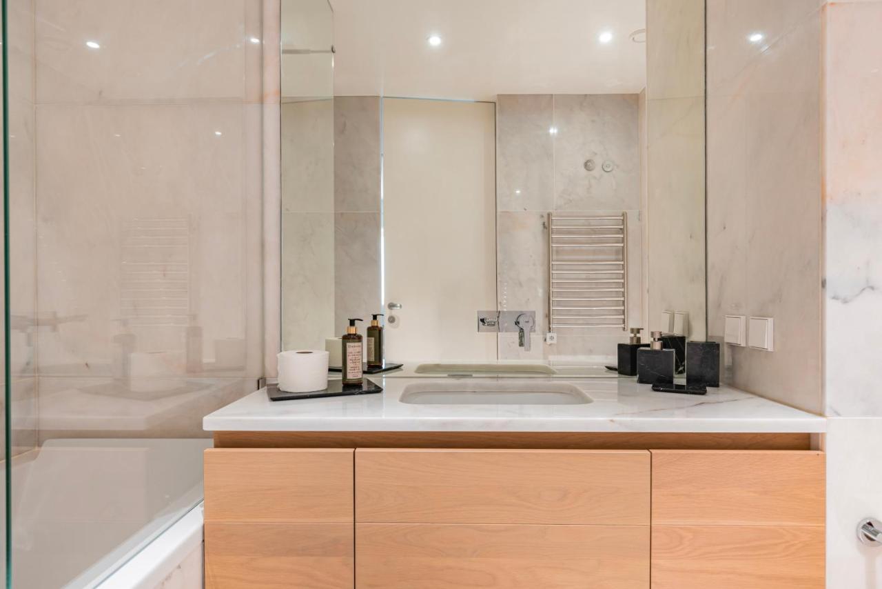 Liberdade Elegance W/rooftop Pool By Lovelystay Apartamento