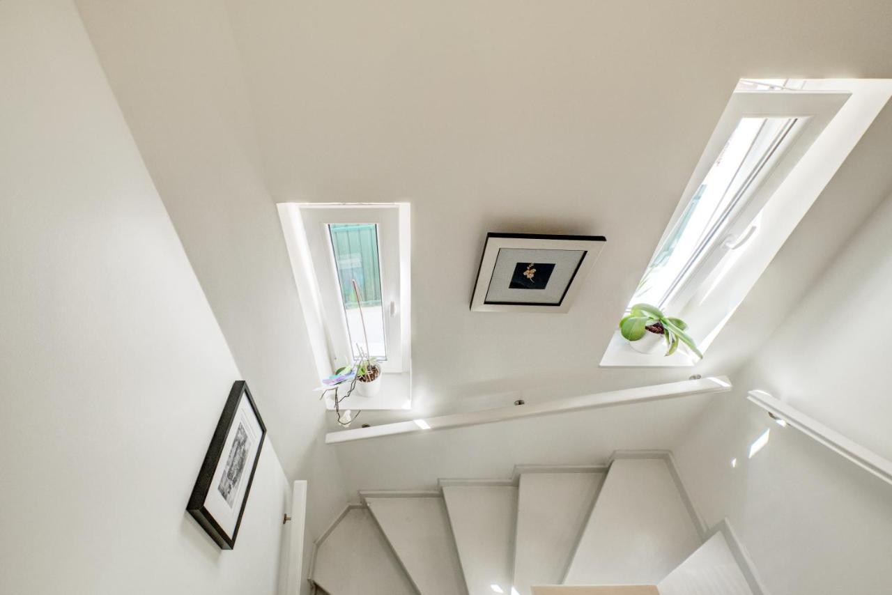 Casa de Férias Comfortable Town House In Quiet Area By Lovelystay