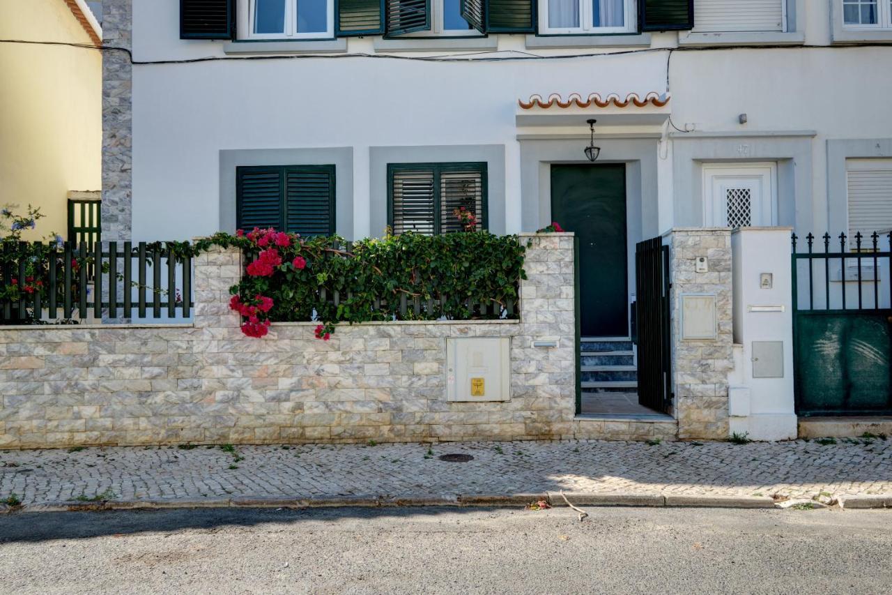 Casa de Férias Comfortable Town House In Quiet Area By Lovelystay Lisboa
