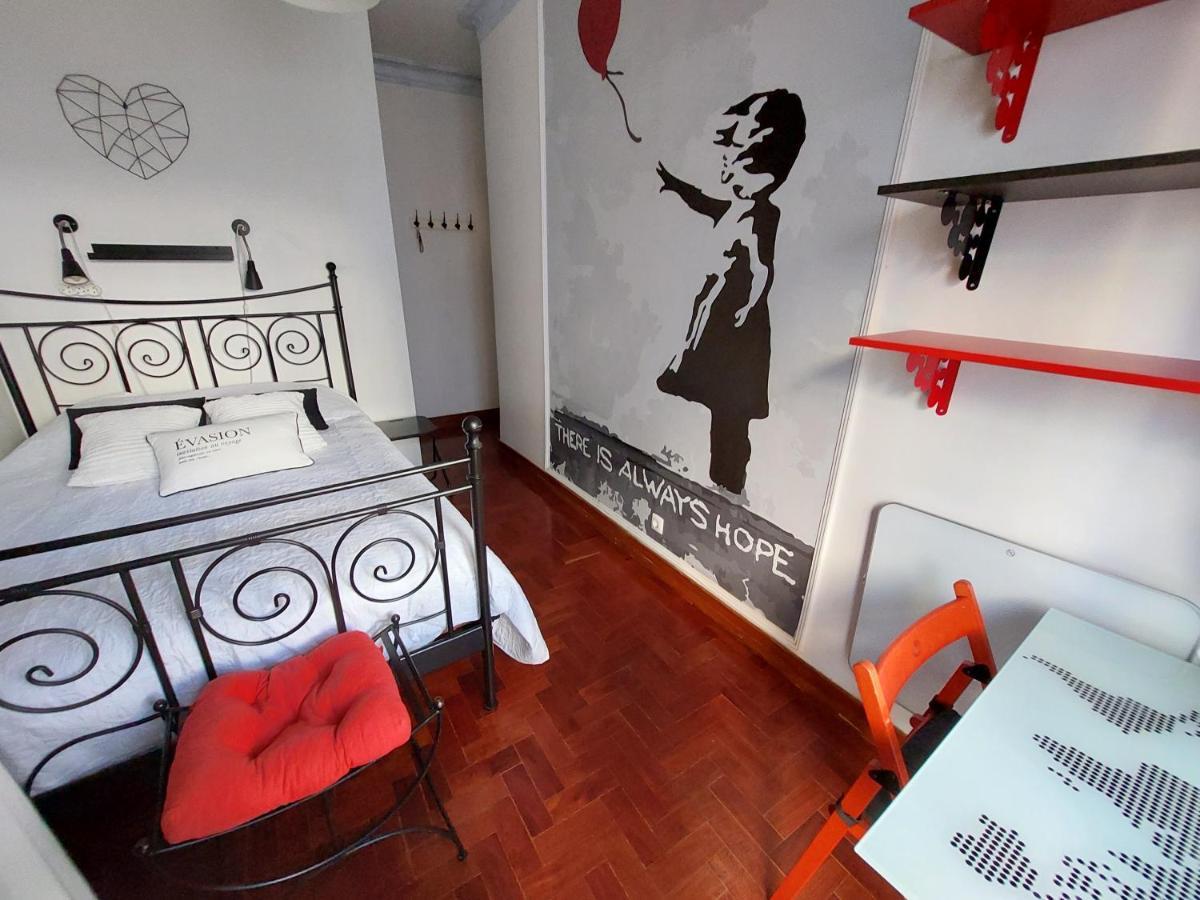Caza Latina Lisbon