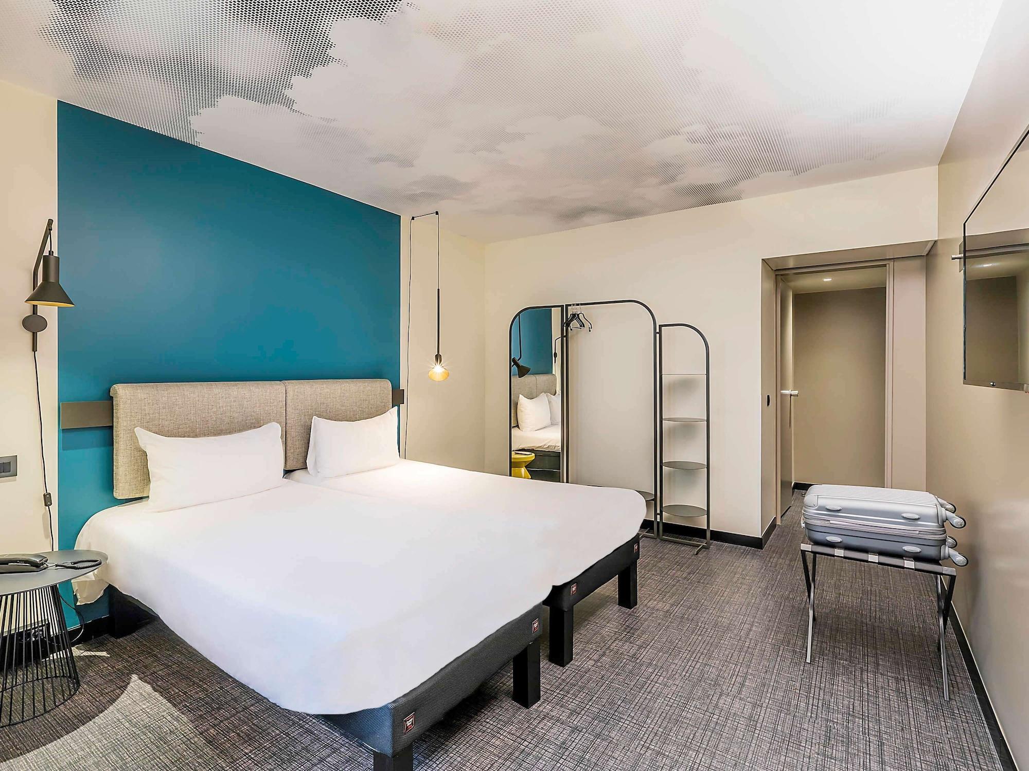 Ibis Saldanha 2*