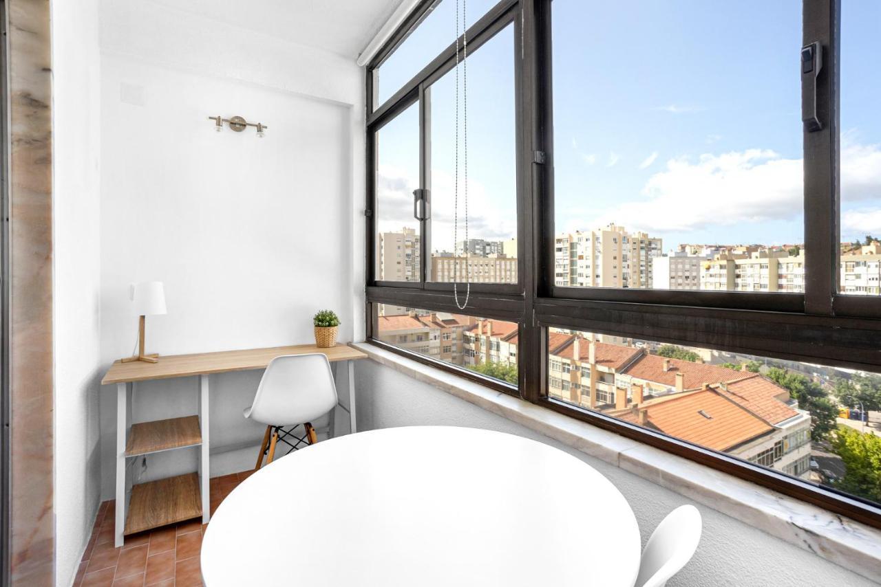 Casa de hóspedes Wonderful Shared In Alfornelos - Near Metro!