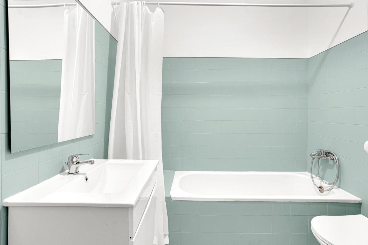 Wonderful Shared In Alfornelos - Near Metro!