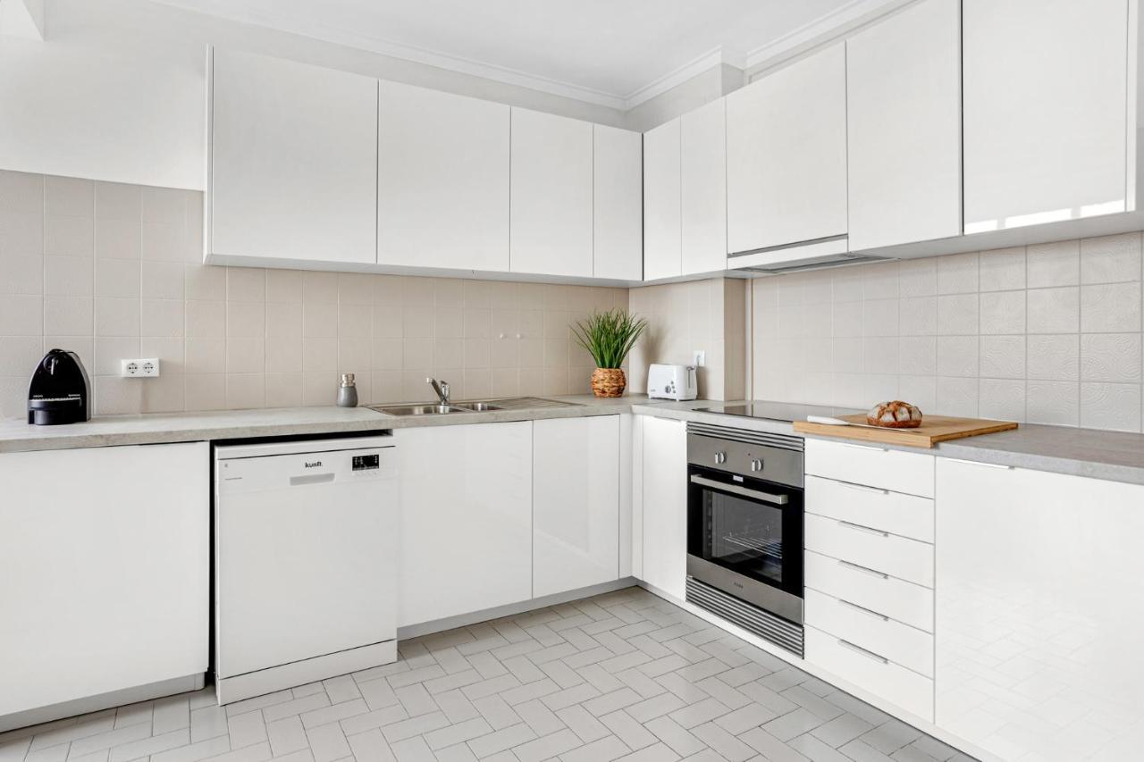 Wonderful Shared In Alfornelos - Near Metro! * Lisboa