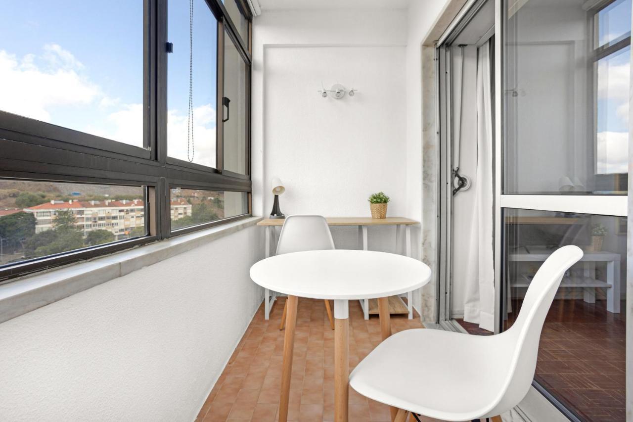 Wonderful Shared In Alfornelos - Near Metro!
