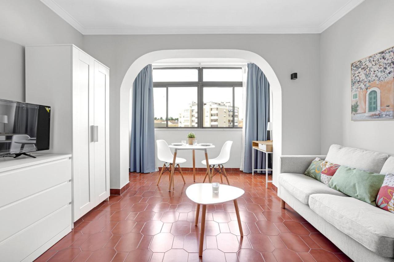 Wonderful Shared In Alfornelos - Near Metro! Casa de hóspedes Lisboa