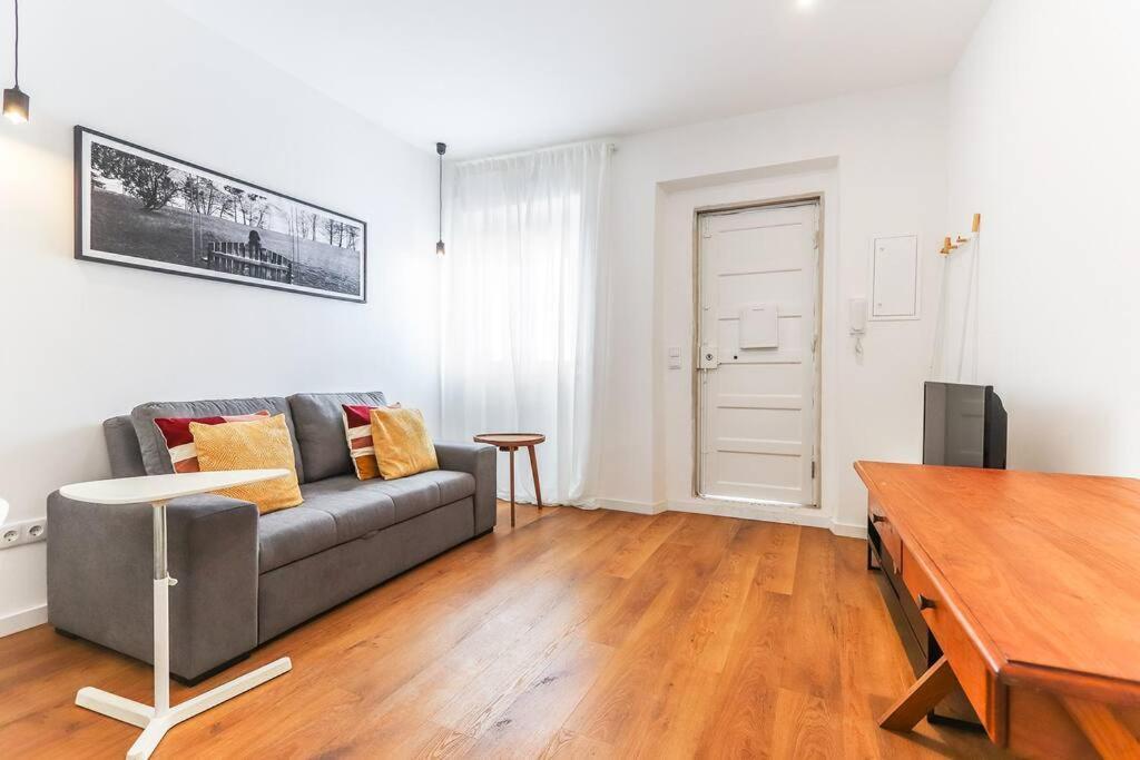 Portucale ! Bright Campo Ourique W/ Terrace * Lisbon