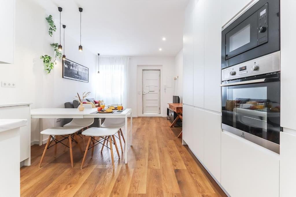 Portucale ! Bright Campo Ourique W/ Terrace Apartamento *