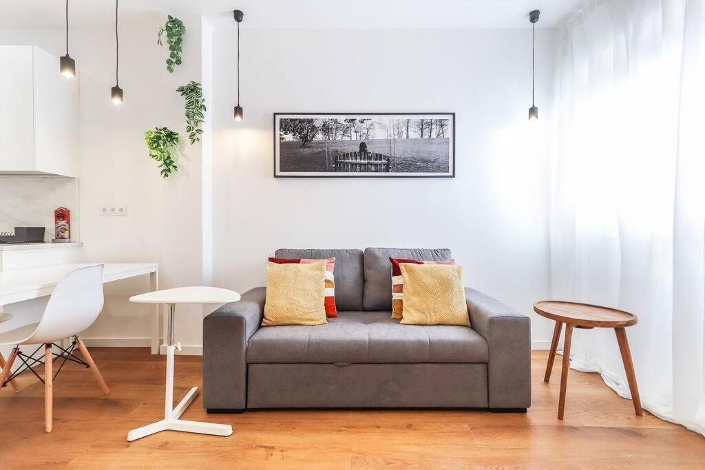 Apartamento Portucale ! Bright Campo Ourique W/ Terrace *