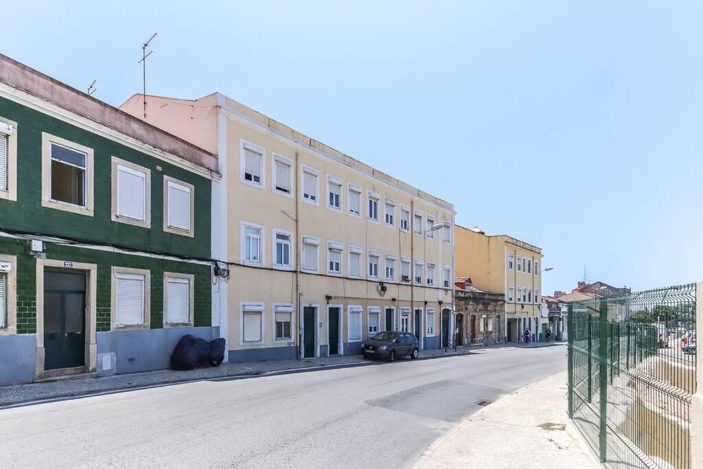 Apartamento Portucale ! Bright Campo Ourique W/ Terrace Lisboa