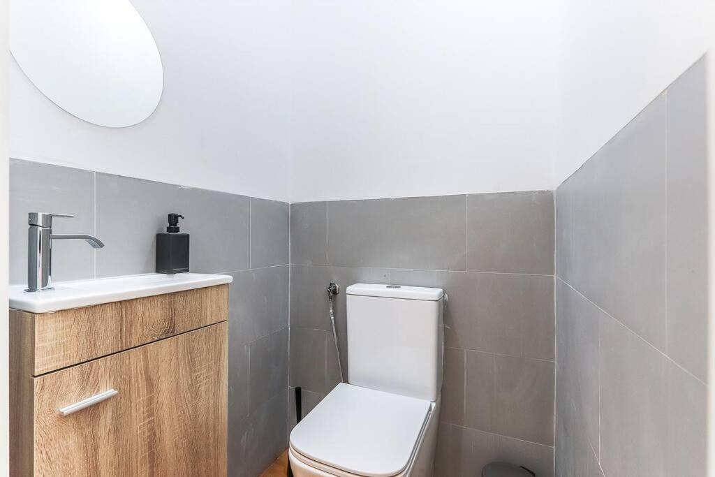 Apartamento Portucale ! Bright Campo Ourique W/ Terrace Lisboa