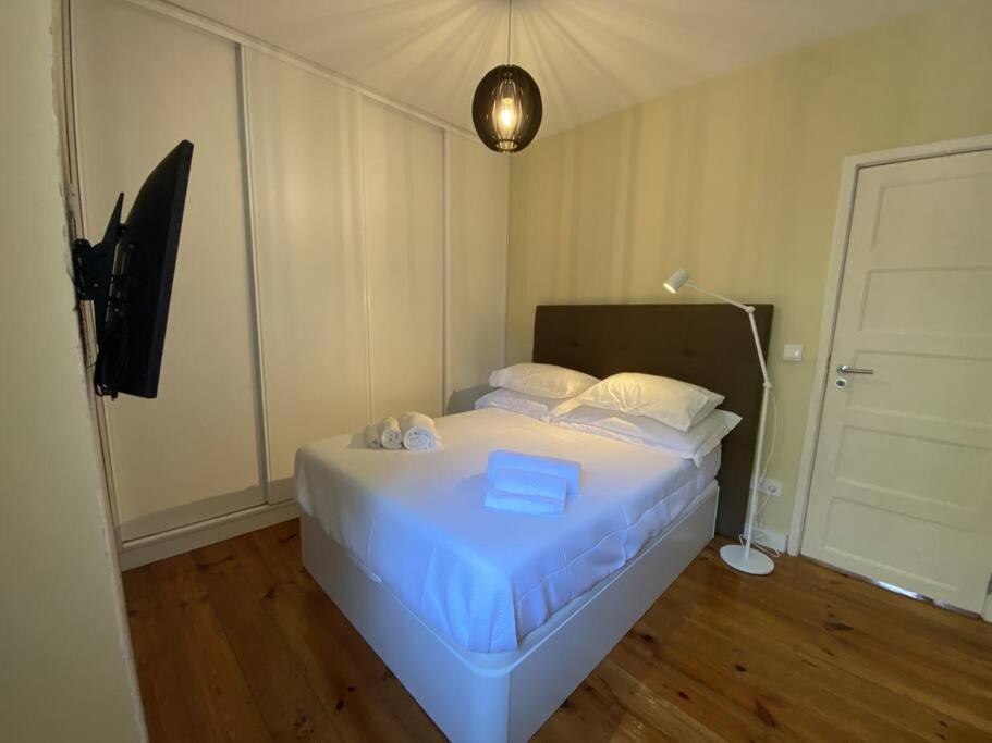 Apartamento T2 Alvalade Em 3 Pessoas *