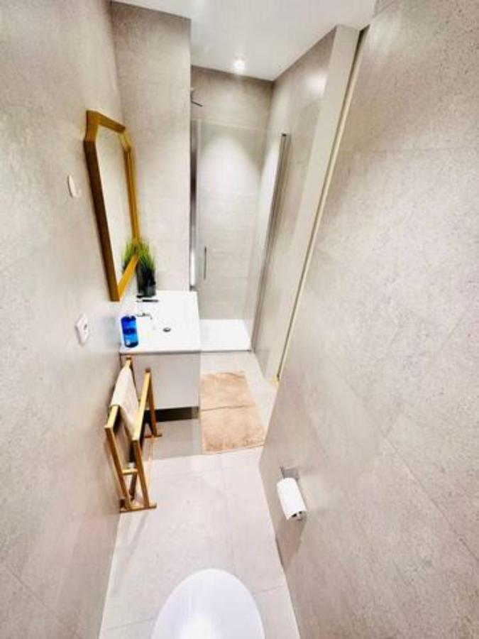 Large Flat Up 8pp Apartamento