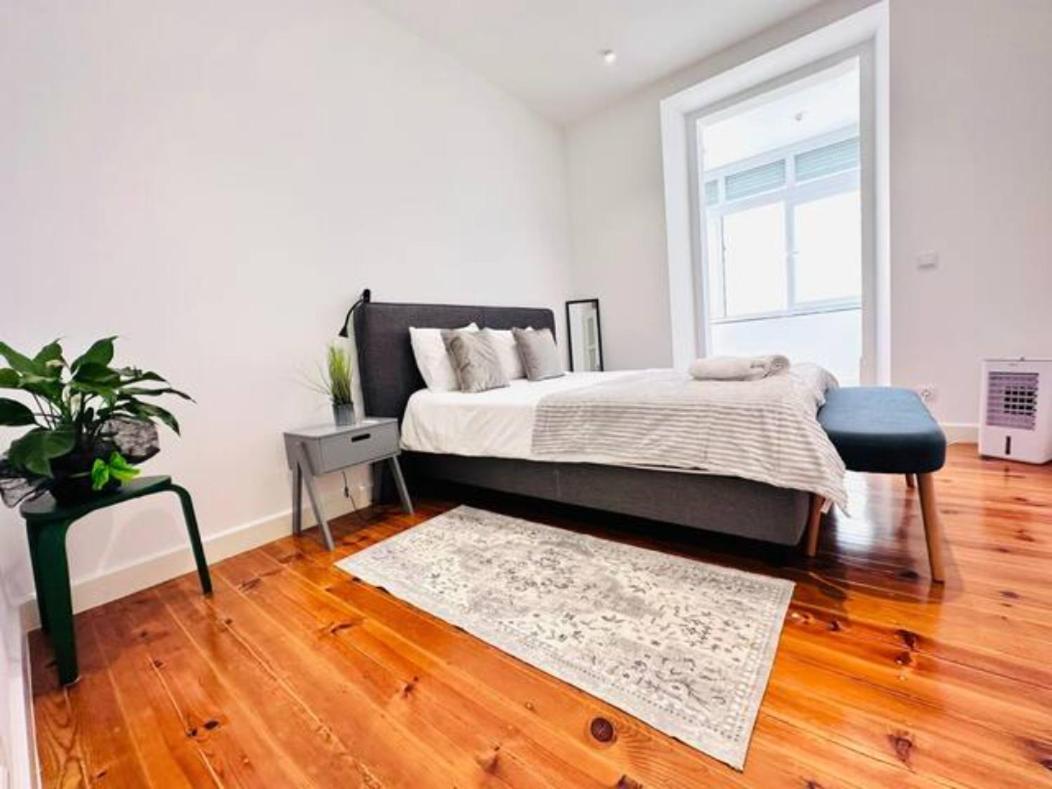 Large Flat Up 8pp * Lisboa