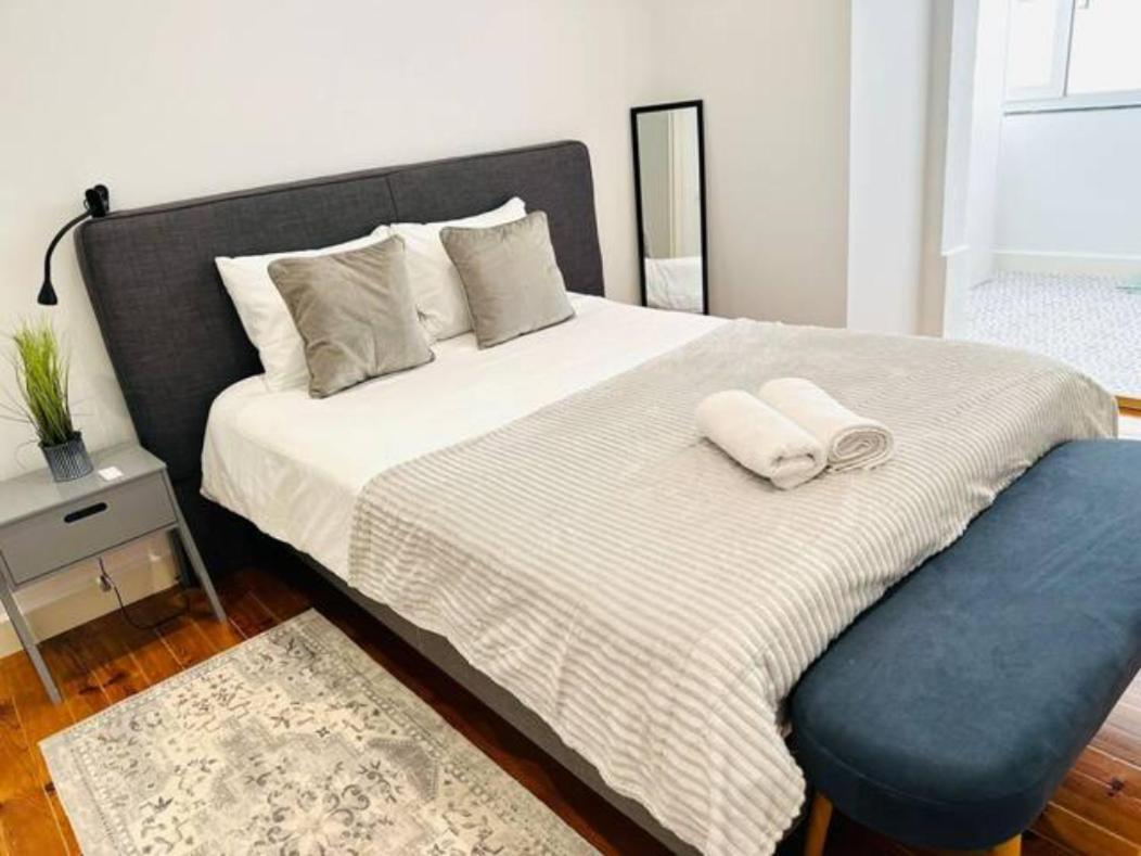 Large Flat Up 8pp Lisboa
