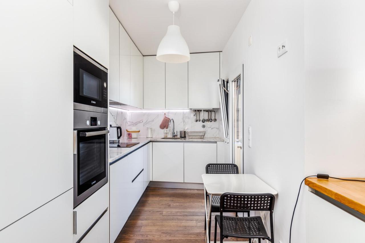 110m2 Flat, Large Terrace With A View And A Garden *