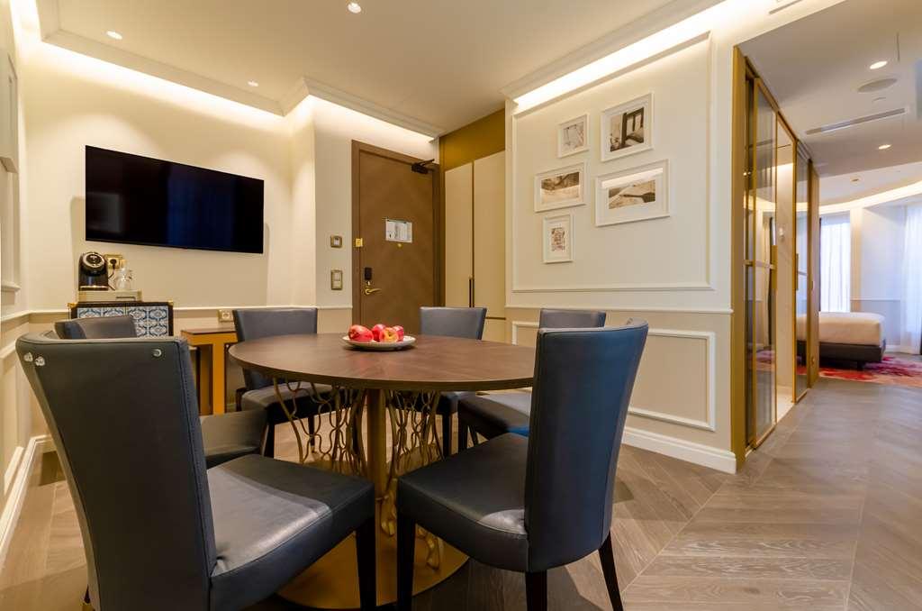The Emerald House - Curio Collection By Hilton Hotel 4*