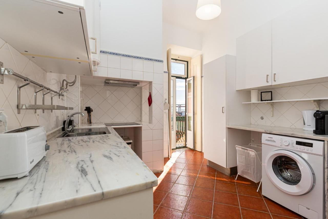 4br - Location