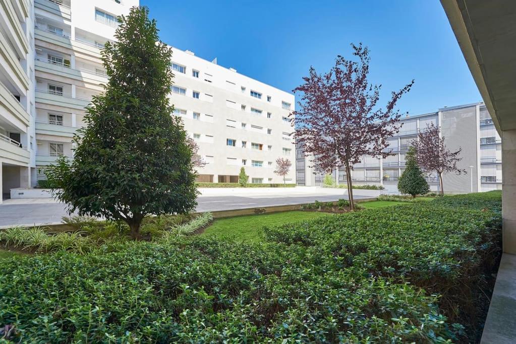 Modern In Parque Nacoes Apartamento