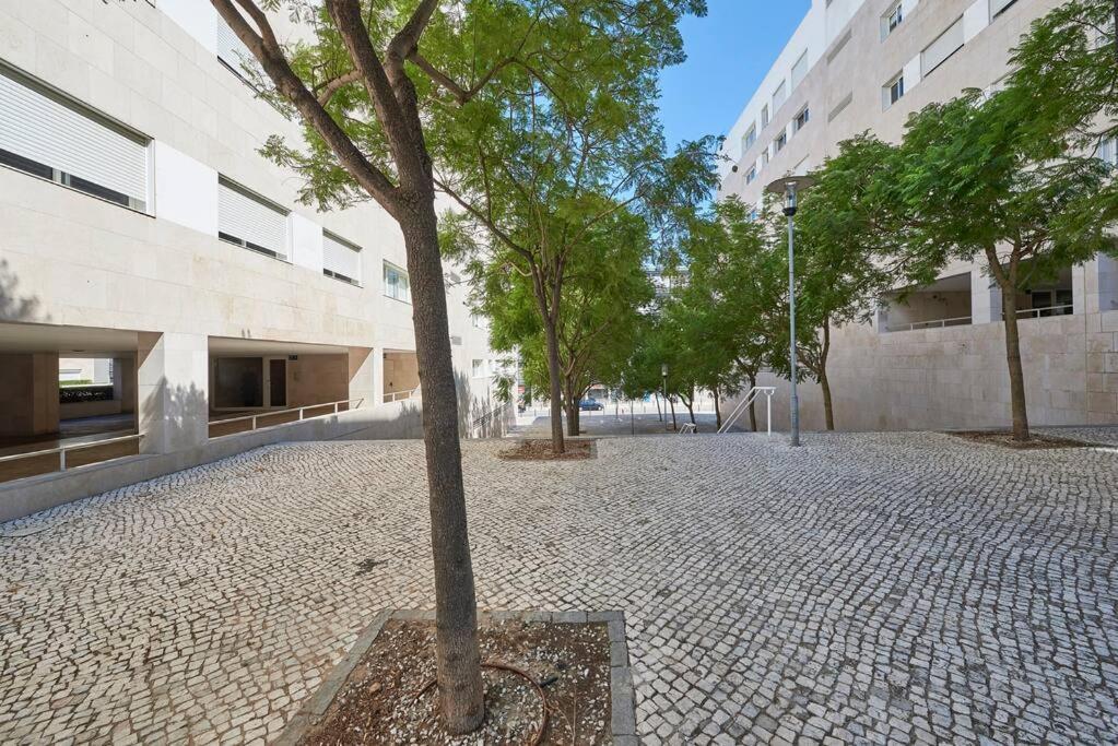 Modern In Parque Nacoes Apartamento *