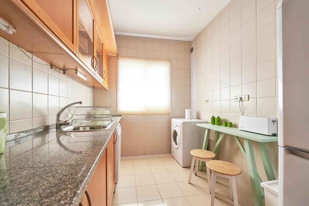 Modern In Parque Nacoes Apartamento *