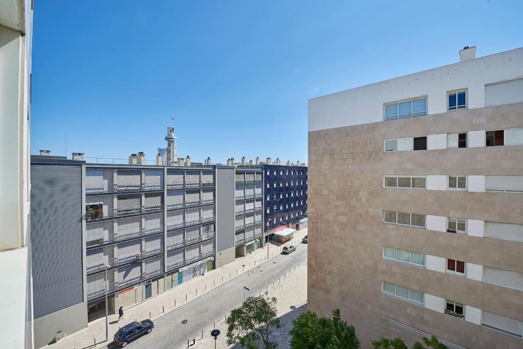 Modern In Parque Nacoes Apartamento