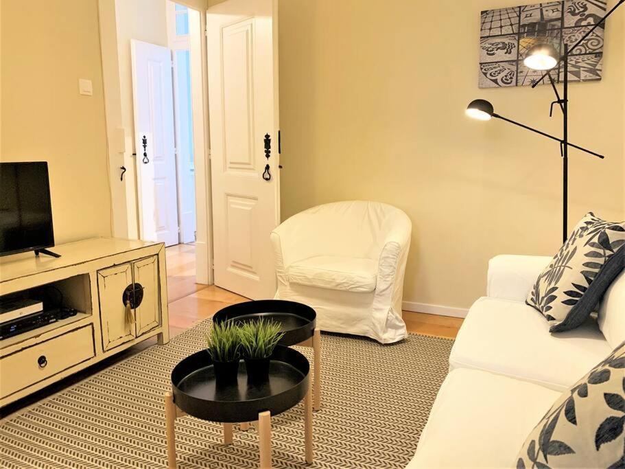 Sj2dee Heart Of Baixa New Air Conditioning Spacious 2 Apts 4br2ba Apartamento Lisboa