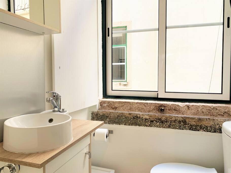 Apartamento Sj2dee Heart Of Baixa New Air Conditioning Spacious 2 Apts 4br2ba *