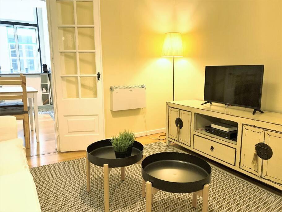 Apartamento Sj2dee Heart Of Baixa New Air Conditioning Spacious 2 Apts 4br2ba *